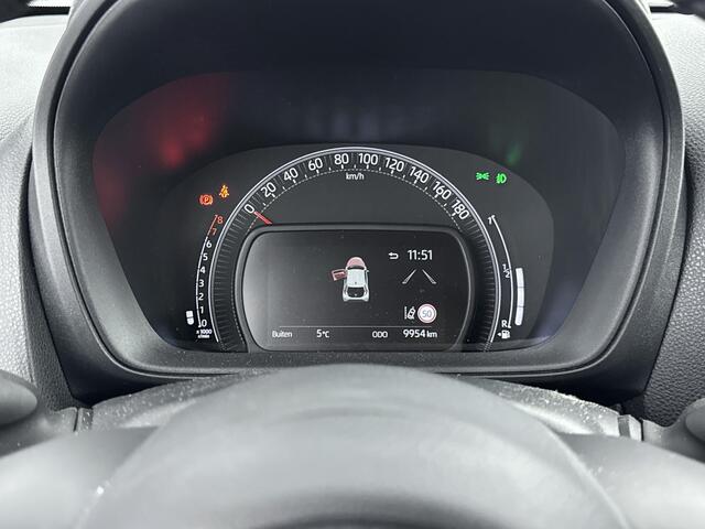 Toyota AYGO X 1.0 VVT-i MT Premium | Elektrisch vouwdak | Stoelverwarming | LM velgen | Camera | Climate Control | Parkeersensoren | Demo Dirk