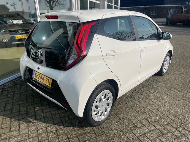 Toyota AYGO 1.0 VVT-i x-play ltd, Camera, Caplay, Airco,
