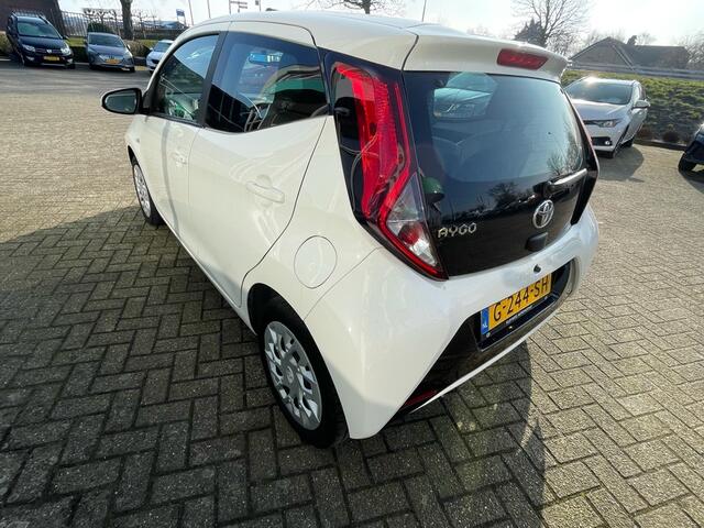 Toyota AYGO 1.0 VVT-i x-play ltd, Camera, Caplay, Airco,