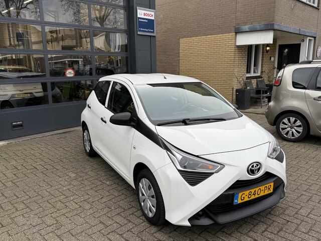 Toyota AYGO 1.0 VVT-i x-fun / Airco/ Bluetooth/ LED/ Elektrische ramen