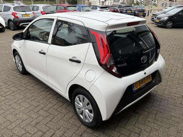 Toyota AYGO 1.0 VVT-i x-fun / Airco/ Bluetooth/ LED/ Elektrische ramen