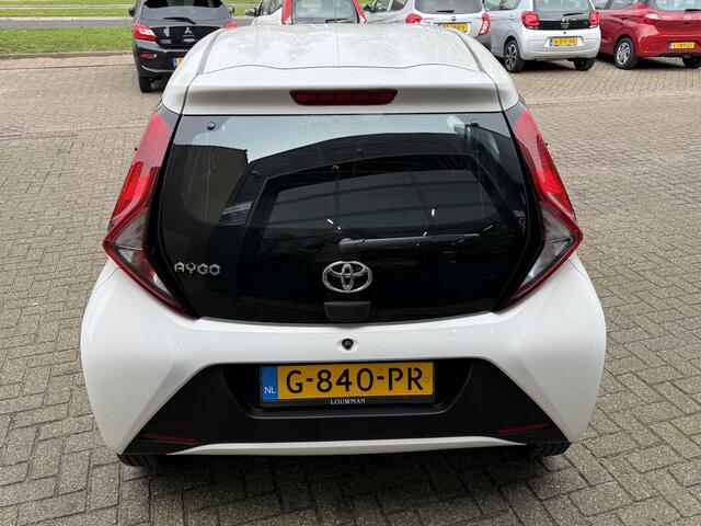 Toyota AYGO 1.0 VVT-i x-fun / Airco/ Bluetooth/ LED/ Elektrische ramen