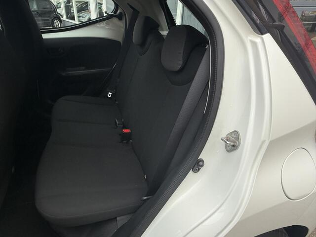 Toyota AYGO 1.0 VVT-i x-fun / Airco/ Bluetooth/ LED/ Elektrische ramen