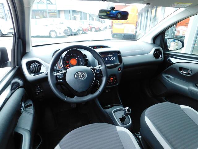 Toyota AYGO 1.0 VVT-i x-joy