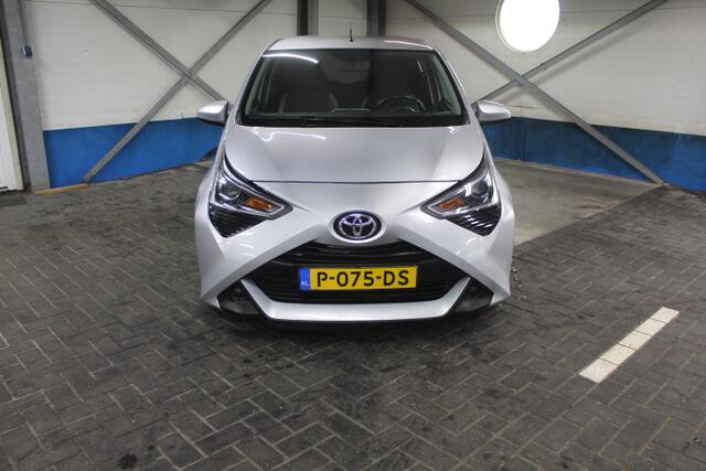 Toyota AYGO 1.0 VVT-i x Stoelverwarming Multimedia-Scherm Climate Control