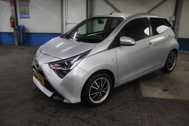 Toyota AYGO 1.0 VVT-i x Stoelverwarming Multimedia-Scherm Climate Control