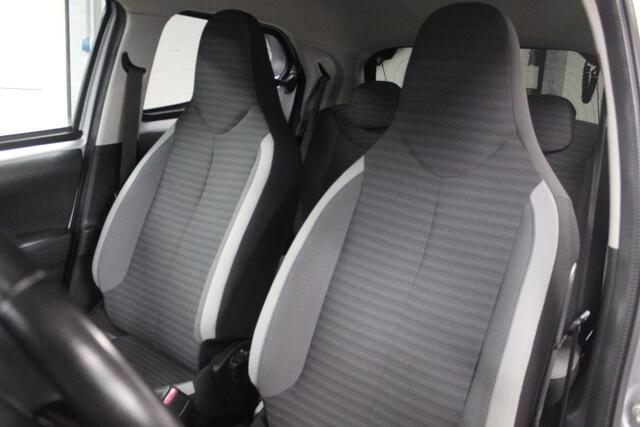 Toyota AYGO 1.0 VVT-i x Stoelverwarming Multimedia-Scherm Climate Control