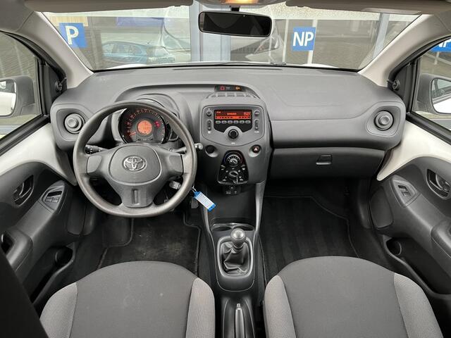 Toyota AYGO 1.0 VVT-i x-now