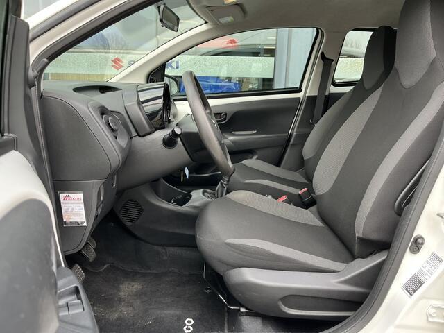 Toyota AYGO 1.0 VVT-i x-now