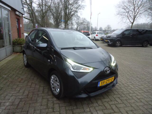 Toyota AYGO 1.0 VVT-i x-play