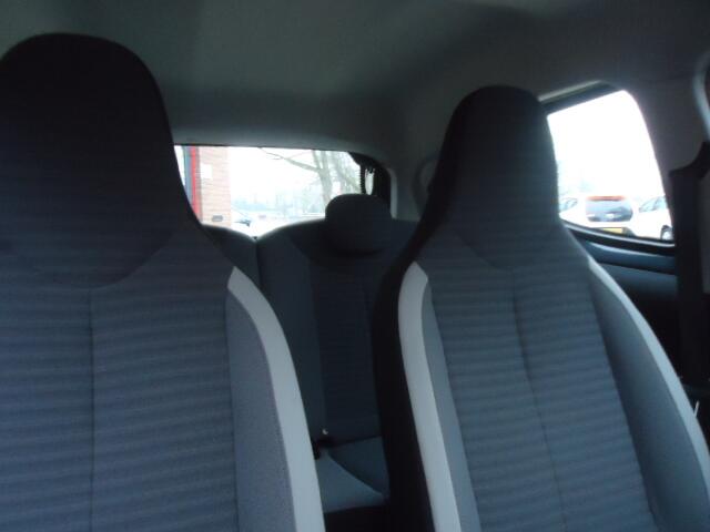 Toyota AYGO 1.0 VVT-i x-play