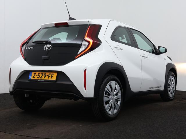 Toyota AYGO X 1.0 VVT-i MT play | Apple CarPlay | Android Auto |