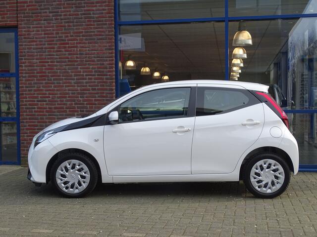Toyota AYGO 1.0 VVT-i x-play
