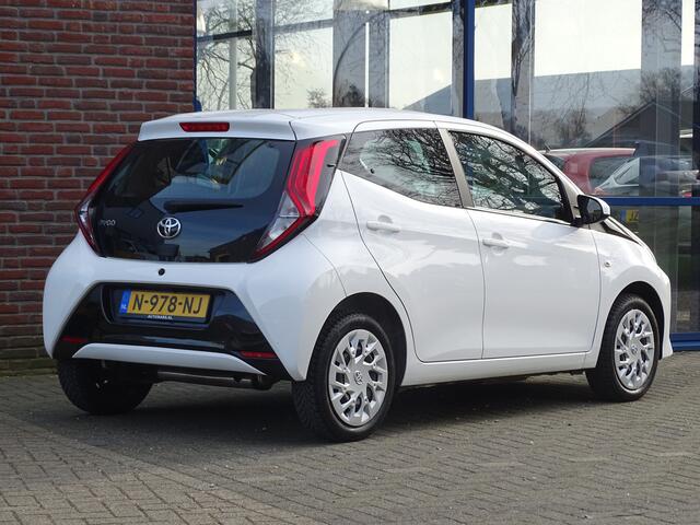 Toyota AYGO 1.0 VVT-i x-play