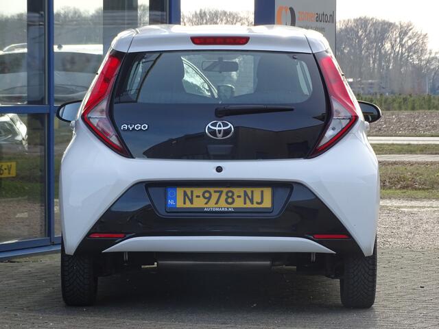 Toyota AYGO 1.0 VVT-i x-play