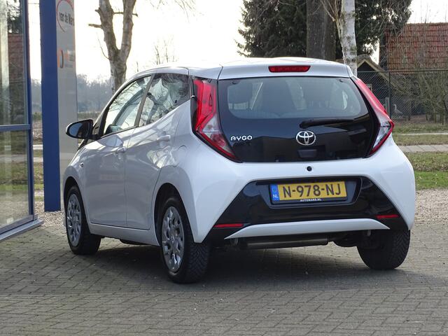 Toyota AYGO 1.0 VVT-i x-play