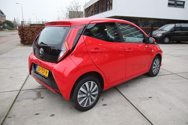 Toyota AYGO 1.0 VVT-i x-play Automaat, Carplay, NL auto, nieuwstaat! Aanbieding!
