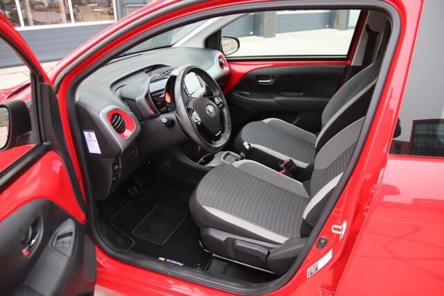 Toyota AYGO 1.0 VVT-i x-play Automaat, Carplay, NL auto, nieuwstaat! Aanbieding!