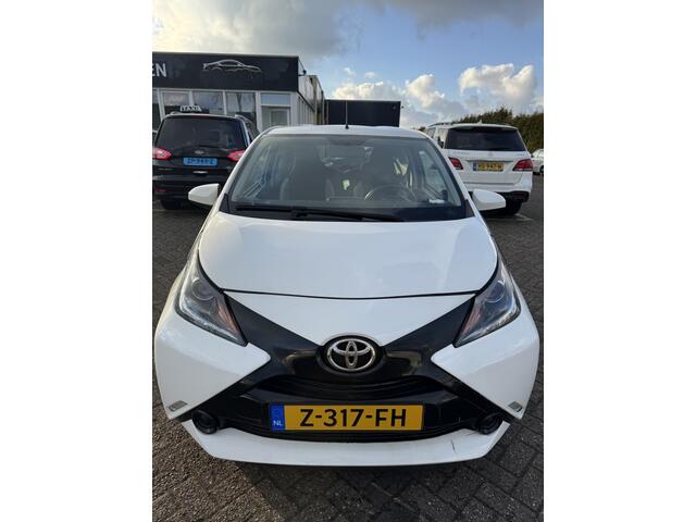 Toyota AYGO 1.0 VVT-i x-play