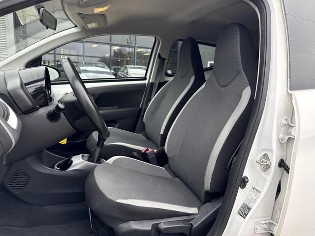 Toyota AYGO 1.0 VVT-i x-joy **CLIMATE CONTROL/ APPLE CARPLAY/ 36 MAANDEN GARANTIE**