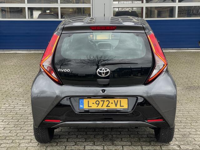 Toyota AYGO 1.0 VVT-i x-play | achteruitrijcamera | rijklaarprijs