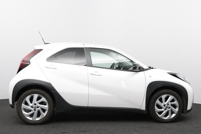 Toyota AYGO X 1.0 VVT-i MT first | Carplay | Cruise Control | Climate Control |