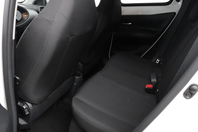 Toyota AYGO X 1.0 VVT-i MT first | Carplay | Cruise Control | Climate Control |