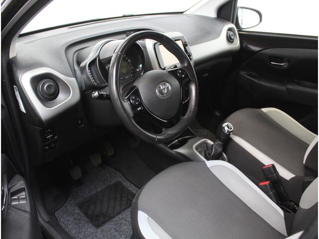 Toyota AYGO 1.0 VVT-i x-play CAMERA | AIRCO | LED | CV | SPEEDLIMITER | ISOFIX