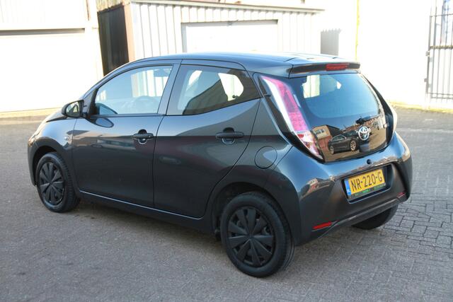 Toyota AYGO 1.0 VVT-i x-fun
