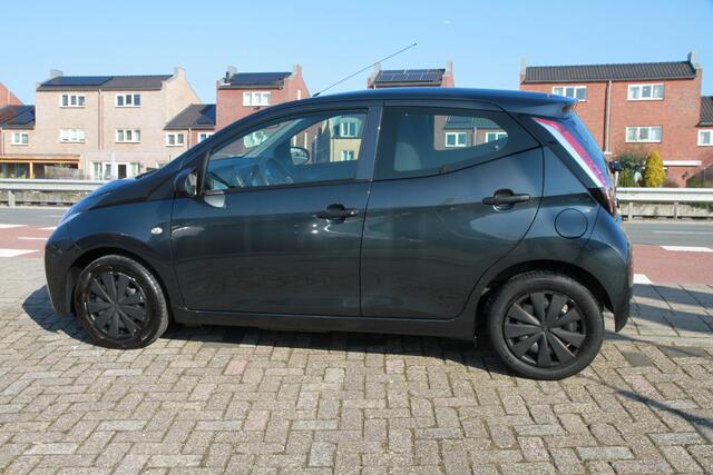 Toyota AYGO 1.0 VVT-i x-fun