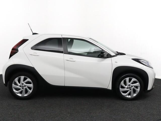 Toyota AYGO X 1.0 VVT-i MT first | Lichtmetalen Velgen | Privacy Glas | Climate Control |