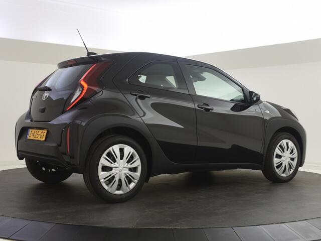 Toyota AYGO 1.0 VVT-i MT play | Apple & Android Carplay | Camera