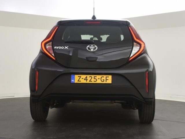 Toyota AYGO 1.0 VVT-i MT play | Apple & Android Carplay | Camera