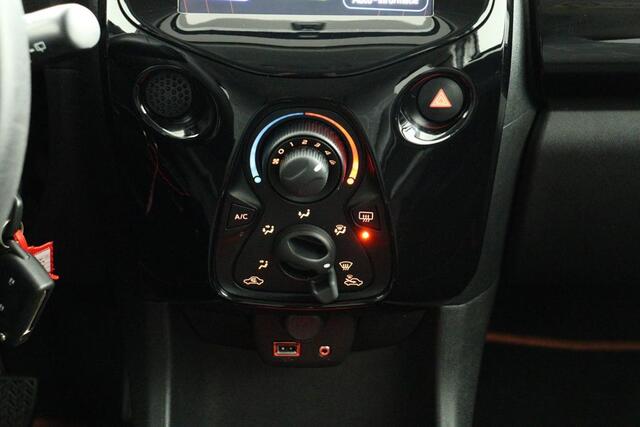 Toyota AYGO 1.0 VVT-i x-otic | Automaat | Cabriodak | Airco | Parkeercamera | Lichtmetalen-Velgen |