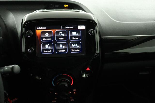 Toyota AYGO 1.0 VVT-i x-otic | Automaat | Cabriodak | Airco | Parkeercamera | Lichtmetalen-Velgen |