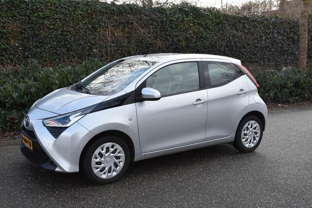 Toyota AYGO 1.0 VVT-i x-joy | TREKHAAK | AIRCO | CAMERA