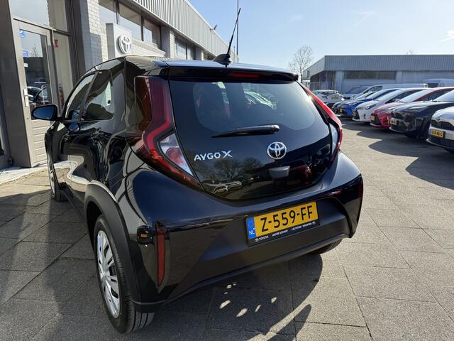 Toyota AYGO X 1.0 VVT-i MT Play 72pk | Apple Carplay/Android Auto | Adaptive Cruise Control |