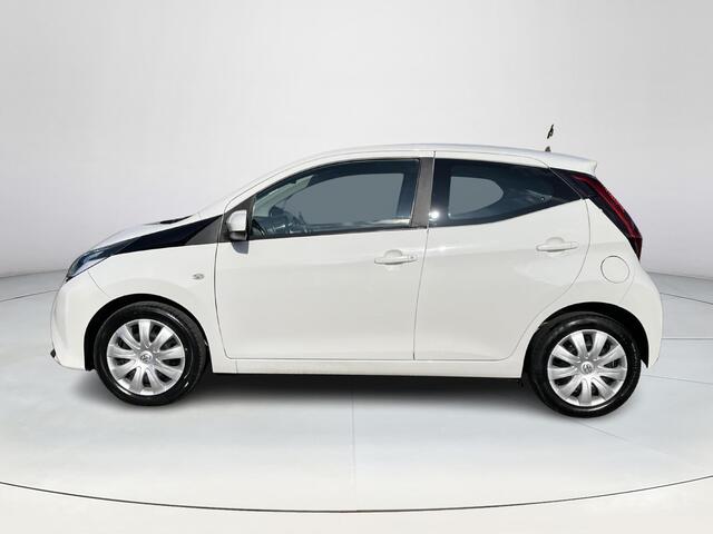 Toyota AYGO 1.0 VVT-i x-play limited | Carplay | Parkeercamera | Airconditioning | Elektrische buitenspiegels |