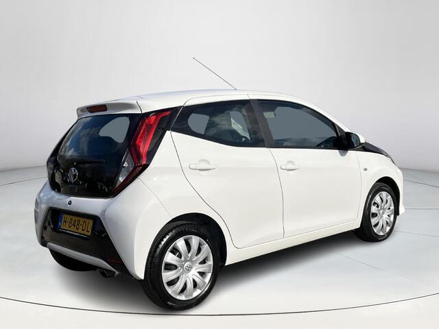 Toyota AYGO 1.0 VVT-i x-play limited | Carplay | Parkeercamera | Airconditioning | Elektrische buitenspiegels |