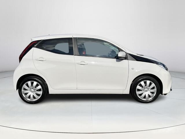 Toyota AYGO 1.0 VVT-i x-play limited | Carplay | Parkeercamera | Airconditioning | Elektrische buitenspiegels |
