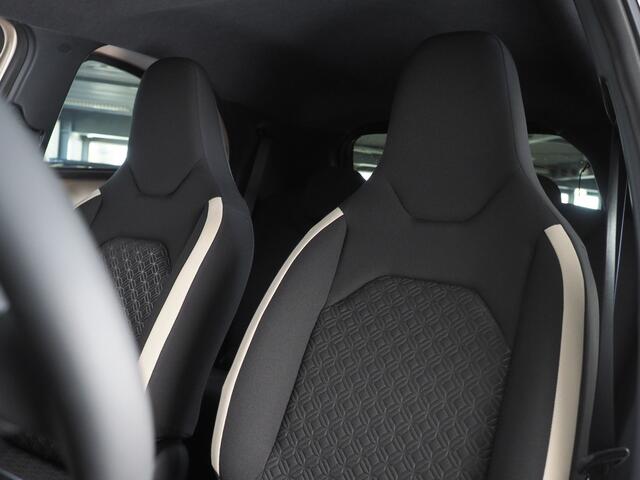 Toyota AYGO X 1.0 VVT-i S-CVT Pulse | Achteruitrijcamera | Apple CarPlay | Android Auto | Carkit | Voorstoelen Verwarmd | Airco | Dab |