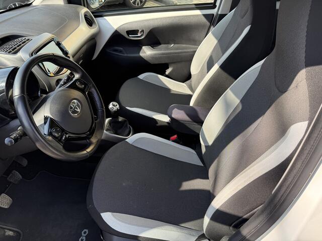 Toyota AYGO 1.0 VVT-i x-sport * Airco * NIEUWSTAAT *