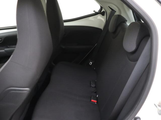 Toyota AYGO 1.0 VVT-i 70 PK x-fun Airco / Bluetooth Radio - Telefoon / Elektrisch Bedienbare Ramen Voor