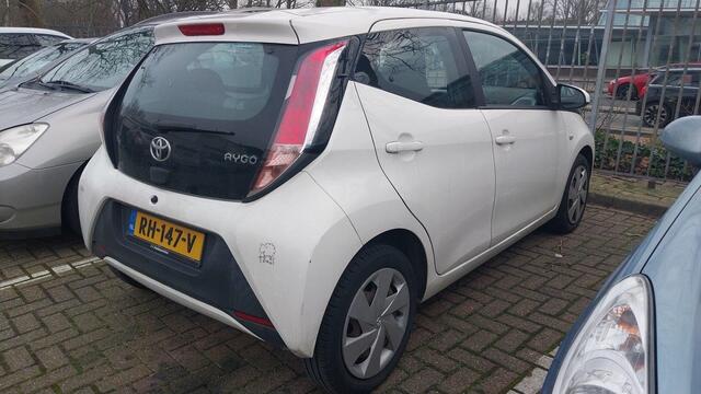 Toyota AYGO 1.0 VVT-i X-Fun | Airco | Bluetooth | Elektrische ramen |