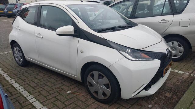Toyota AYGO 1.0 VVT-i X-Fun | Airco | Bluetooth | Elektrische ramen |