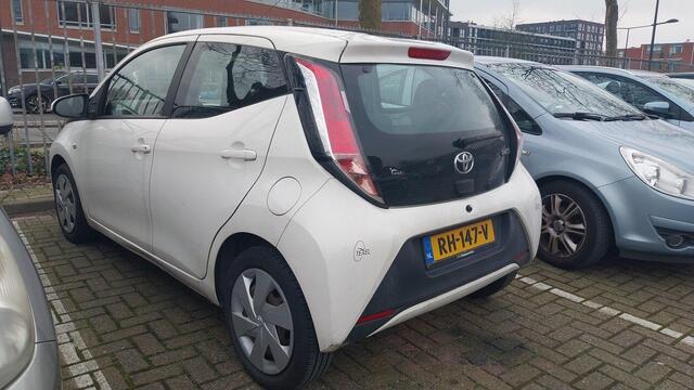 Toyota AYGO 1.0 VVT-i X-Fun | Airco | Bluetooth | Elektrische ramen |