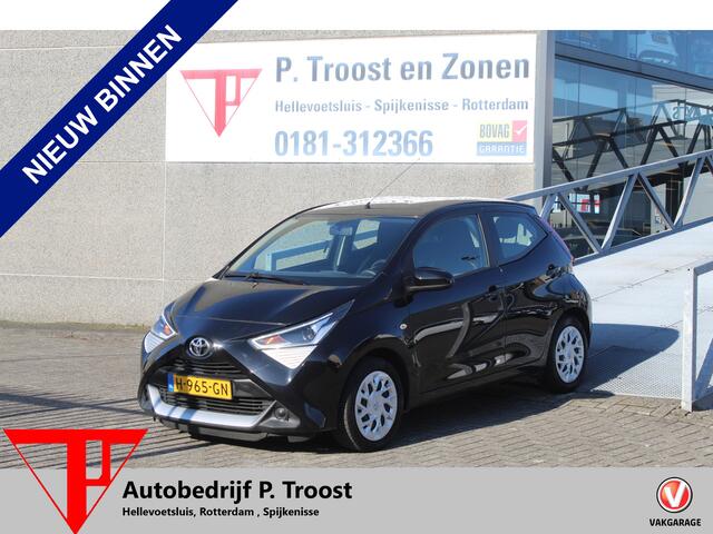 Toyota AYGO 1.0 VVT-i x-play 1e Eigenaar!!/Airco/Apple carplay/Achteruitrijcamera/Toerenteller/Spraakbediening/Multifunctioneel stuurwiel/Elektrische ramen/Elektrisch verstelbare spiegels.