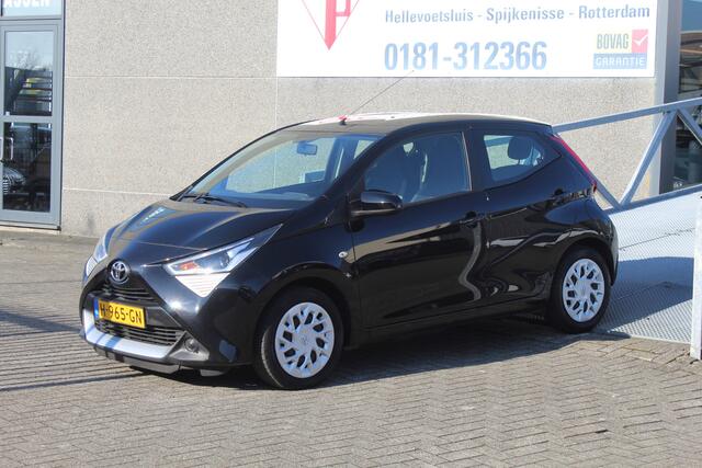 Toyota AYGO 1.0 VVT-i x-play 1e Eigenaar!!/Airco/Apple carplay/Achteruitrijcamera/Toerenteller/Spraakbediening/Multifunctioneel stuurwiel/Elektrische ramen/Elektrisch verstelbare spiegels.
