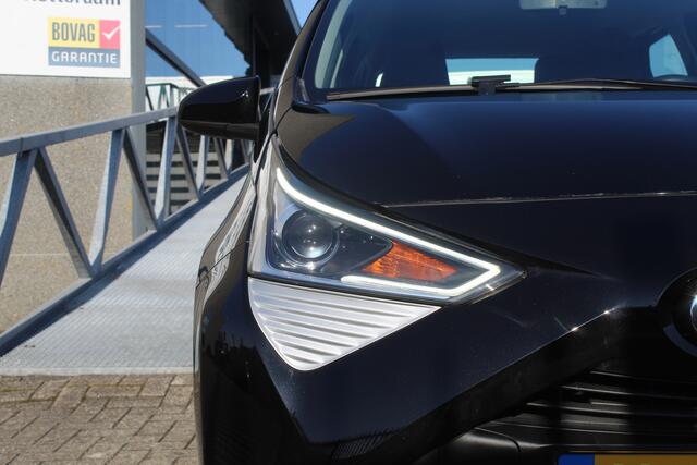 Toyota AYGO 1.0 VVT-i x-play 1e Eigenaar!!/Airco/Apple carplay/Achteruitrijcamera/Toerenteller/Spraakbediening/Multifunctioneel stuurwiel/Elektrische ramen/Elektrisch verstelbare spiegels.
