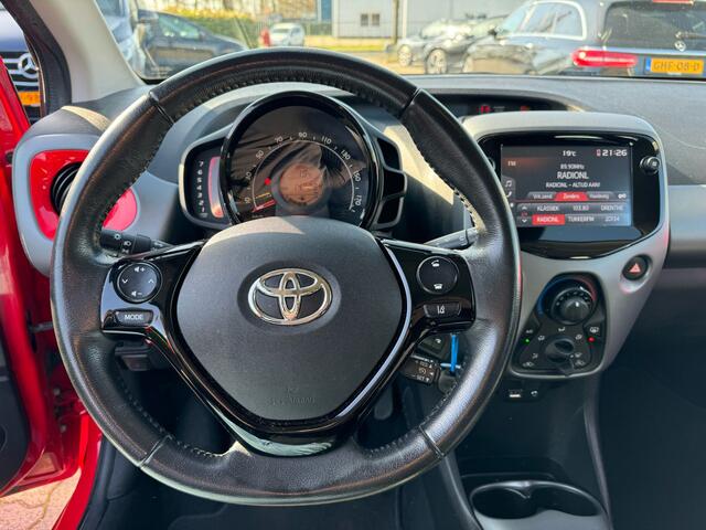 Toyota AYGO 1.0 VVT-i x-joy airco, camera, multi stuur